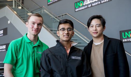 Freshman trio wants to make airline-luggage tracking a ‘flash’