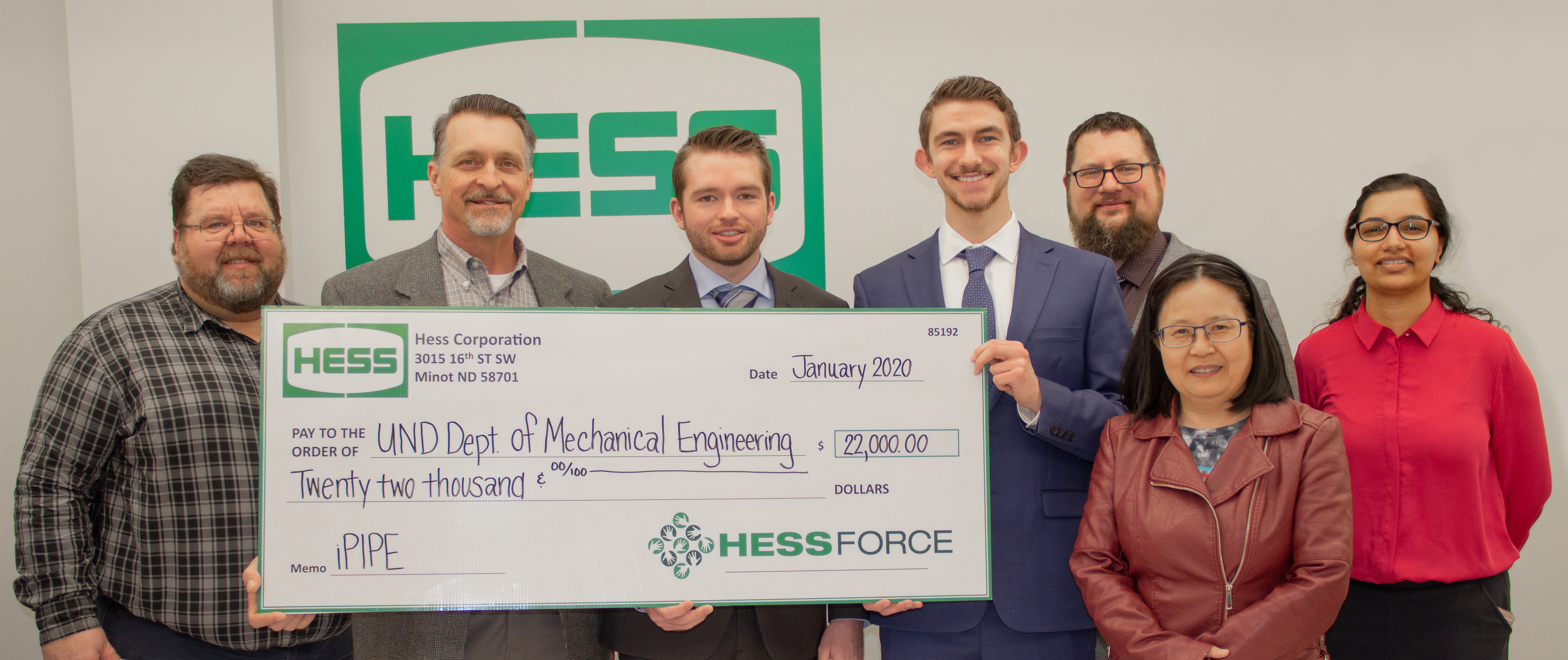 Hess presents check to Mechanical Engineering
