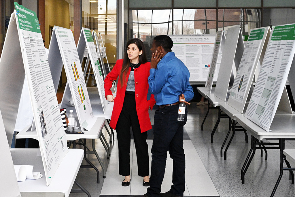 SMHS celebrates annual Frank Low Research Day, announces awards - For ...