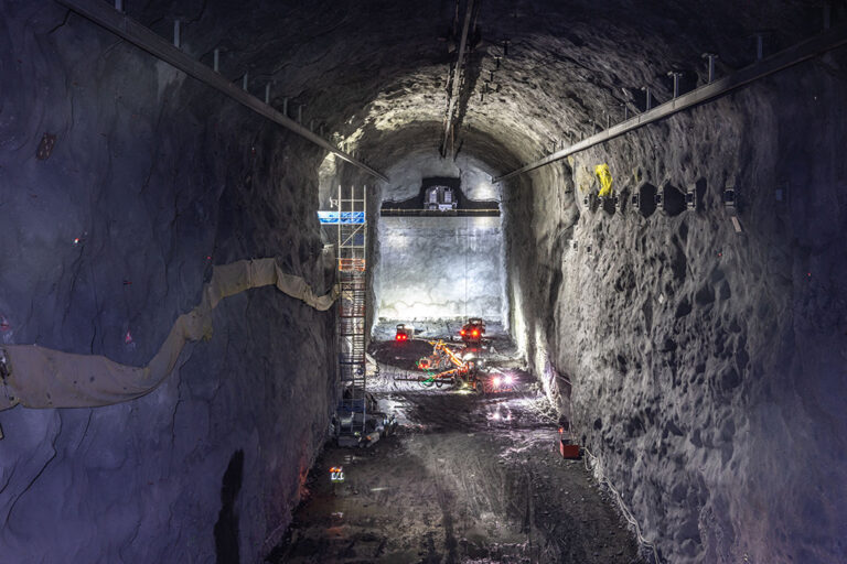 Cavernous excavation for Deep Underground Neutrino Experiment