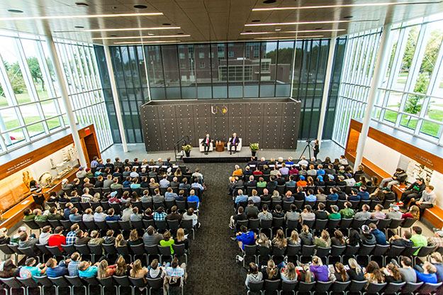 The Gorecki Alumni Center at UND was overflowing with students, staff, faculty and community members eager to ask questions of Federal Reserve Bank of Minneapolis CEO Neel Kashkari on Monday night. Photo by Tyler Ingham.