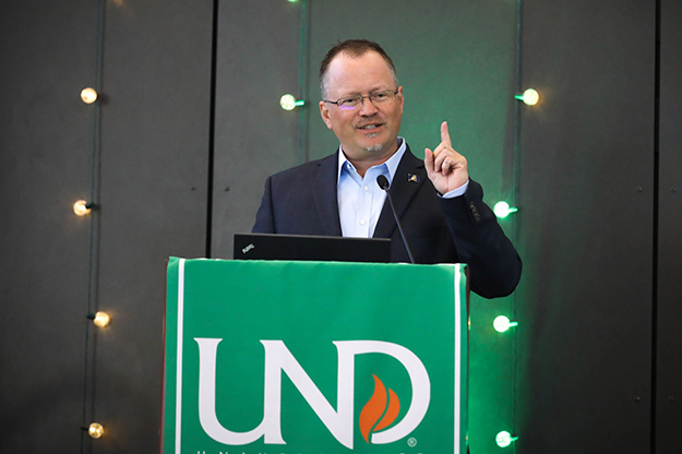 North Dakota Lt. Gov. Brent Sanford was a featured speaker for a Midwest Big Data Hub workshop hosted at UND last week. Sanford drew upon his experiences as mayor of Watford City to highlight the importance of research partnerships in creating communities resilient to significant changes.