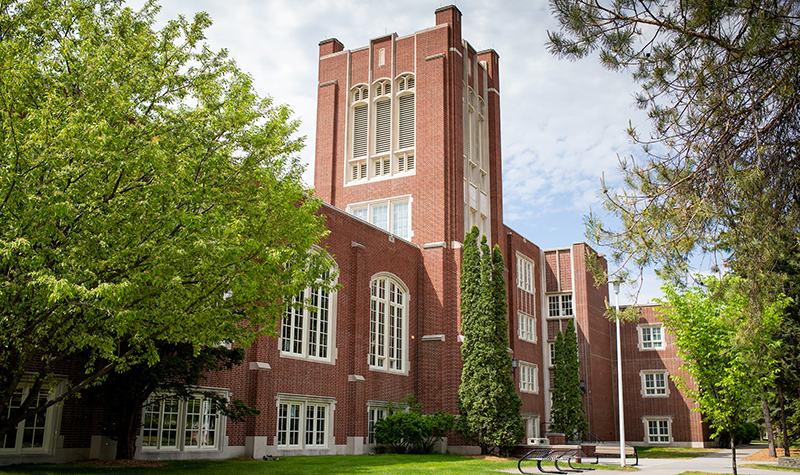Chester Fritz Library