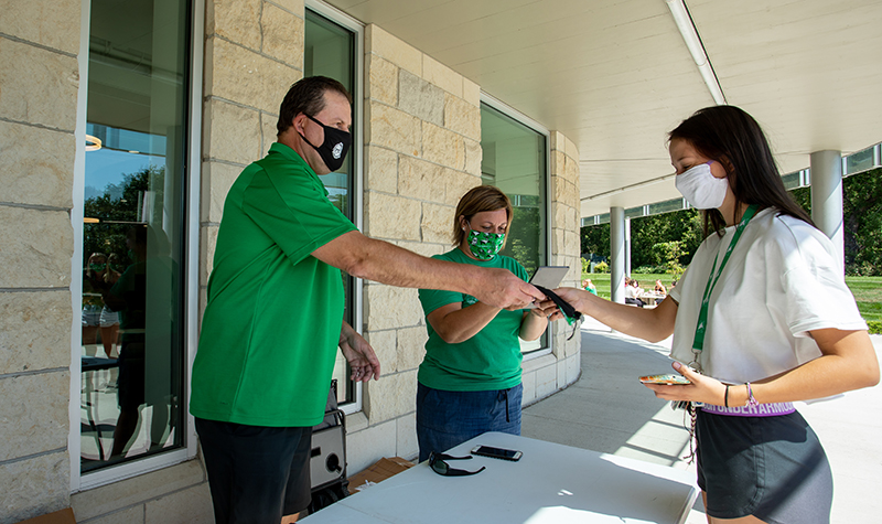 Masks couldn’t hide smiles at Welcome Weekend 2020 - UND Today
