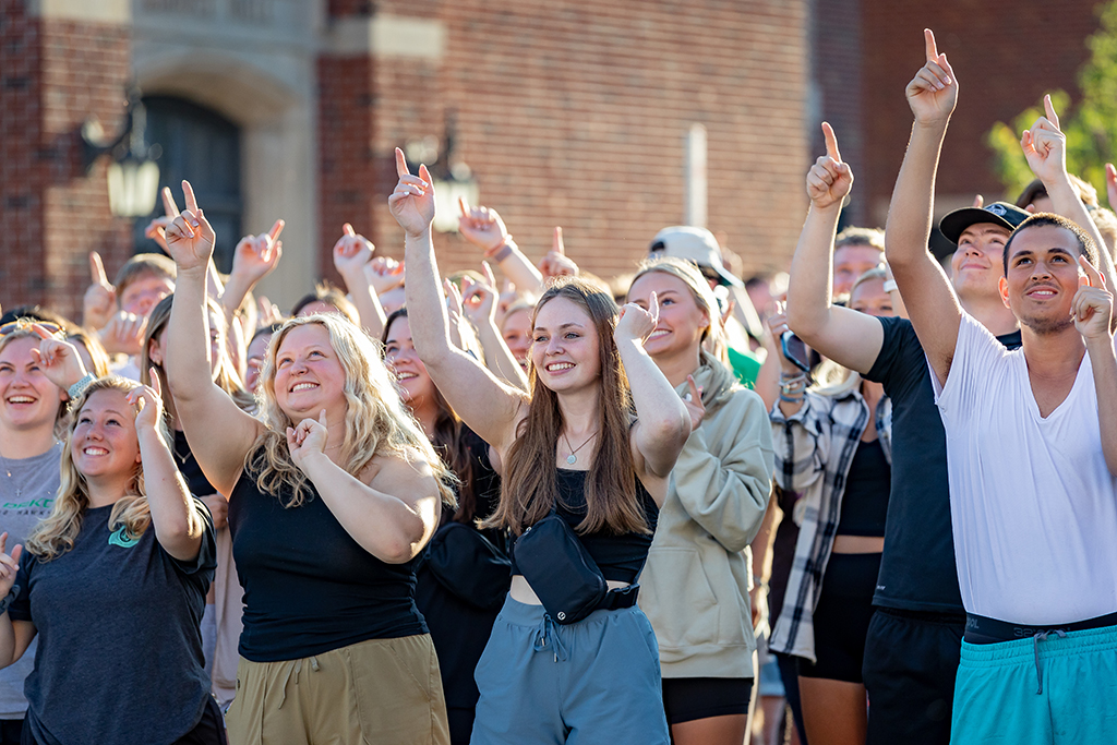 PHOTOS and VIDEO: UND extends a welcoming hand - UND Today