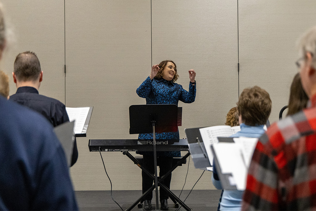 melanie popejoy directing choir