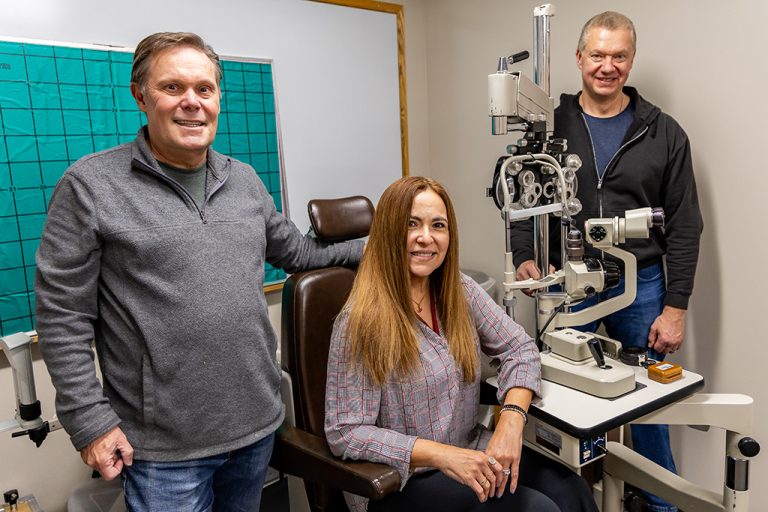 Dr. David Biberdorf, Carolina Praus Poltavski and Dmitri Poltavski in amblyopia treatment lab