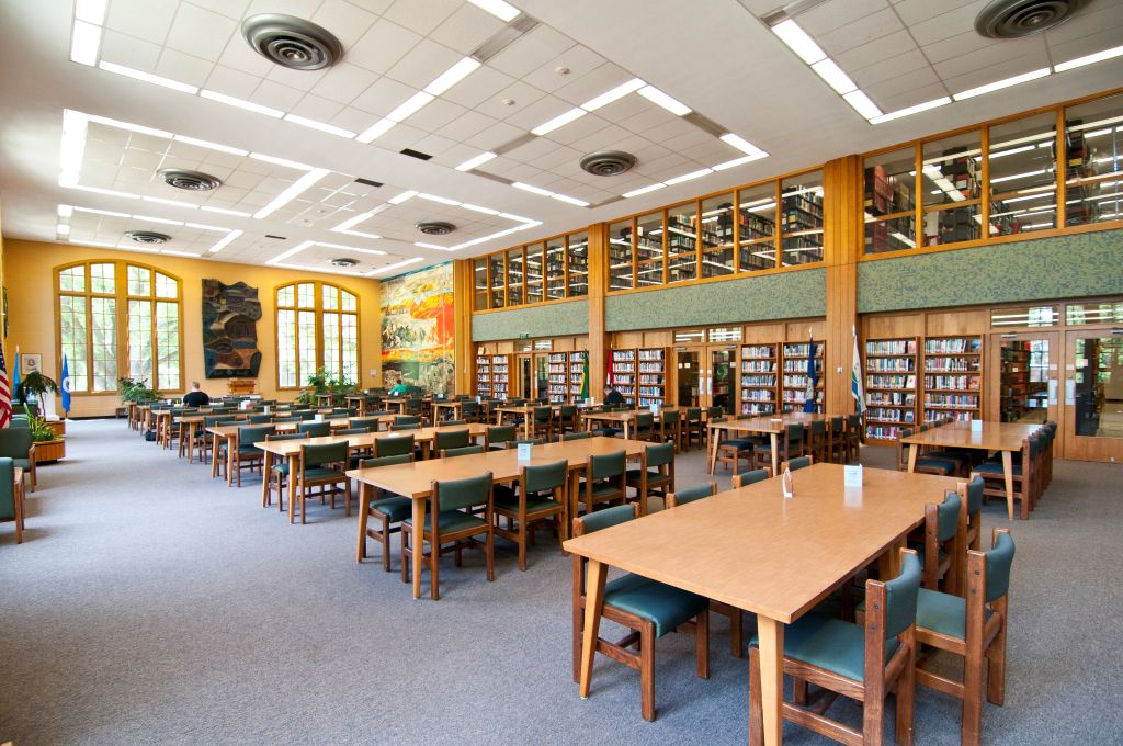 Chester Fritz Library