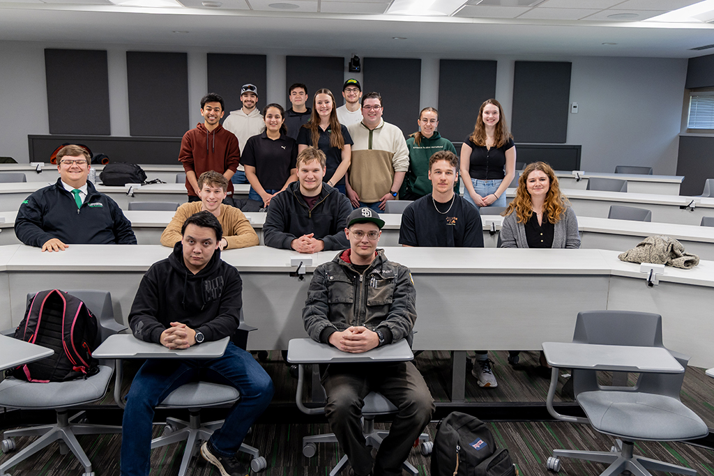 First cohort of UND flight dispatch students prepares to enter workforce